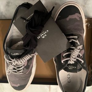 Black and grey camo low top
